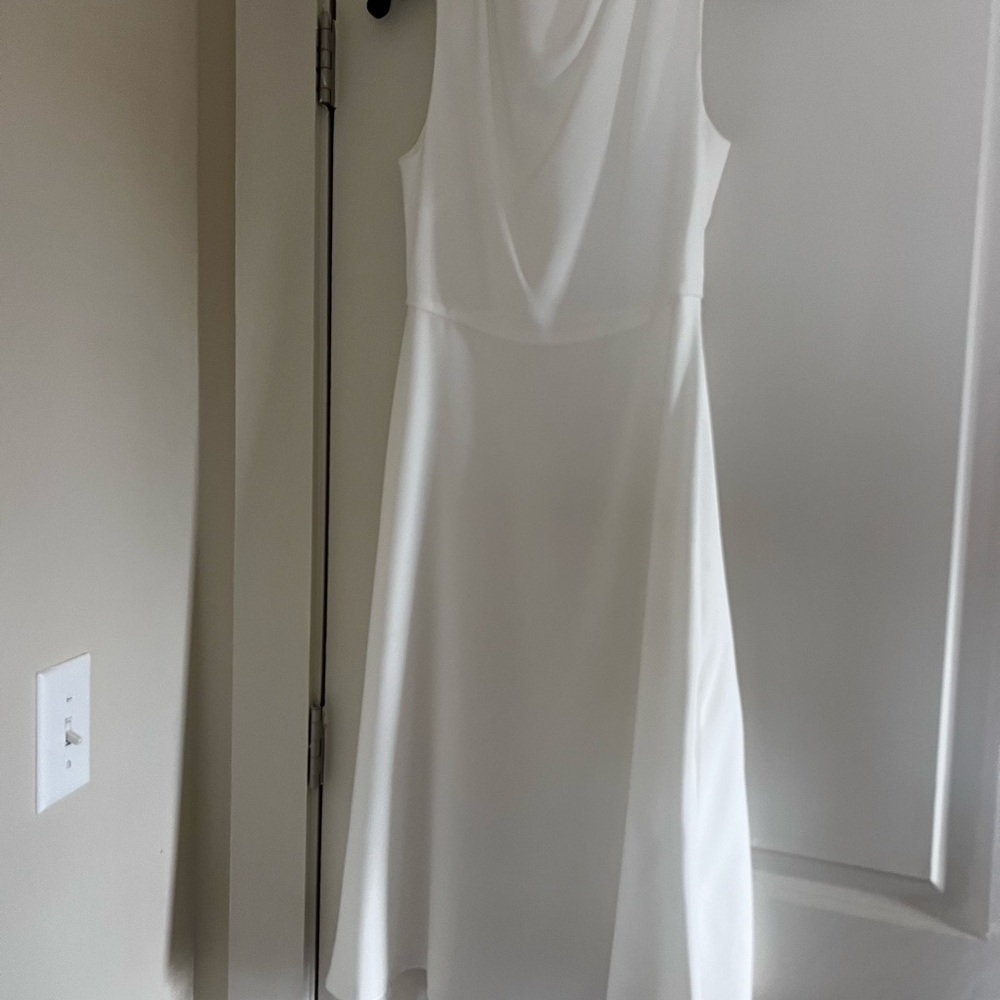 Elegant White Sleeveless Dress